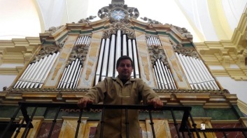 Eduardo-Bribiesca-organero-encargado-de-la-restauracion-del-organo-barroco-de-Herencia9